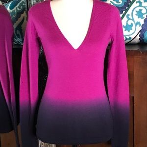 Theory ombré fuchsia and midnight blue cashmere sweeter 💝 size S/P